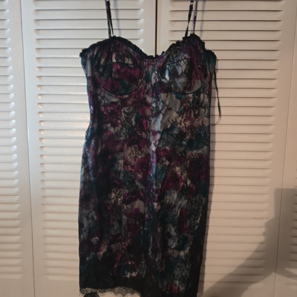 Chic Floral Lace Mini Dress